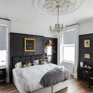 https://the-warren-unique-boutique-accommodation.belfasthotelsireland.com